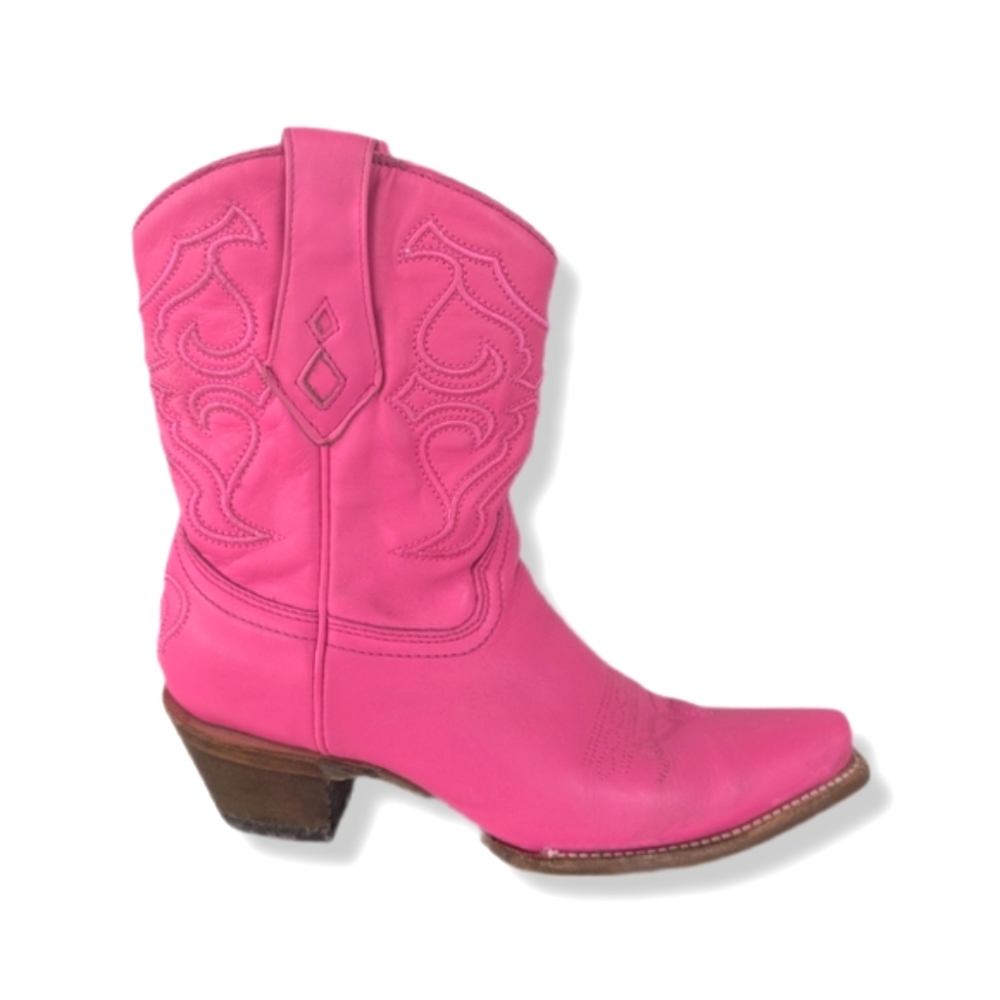 Corral Women's Bright Barbie Pink Leather Embroidered Western Cowboy Boots